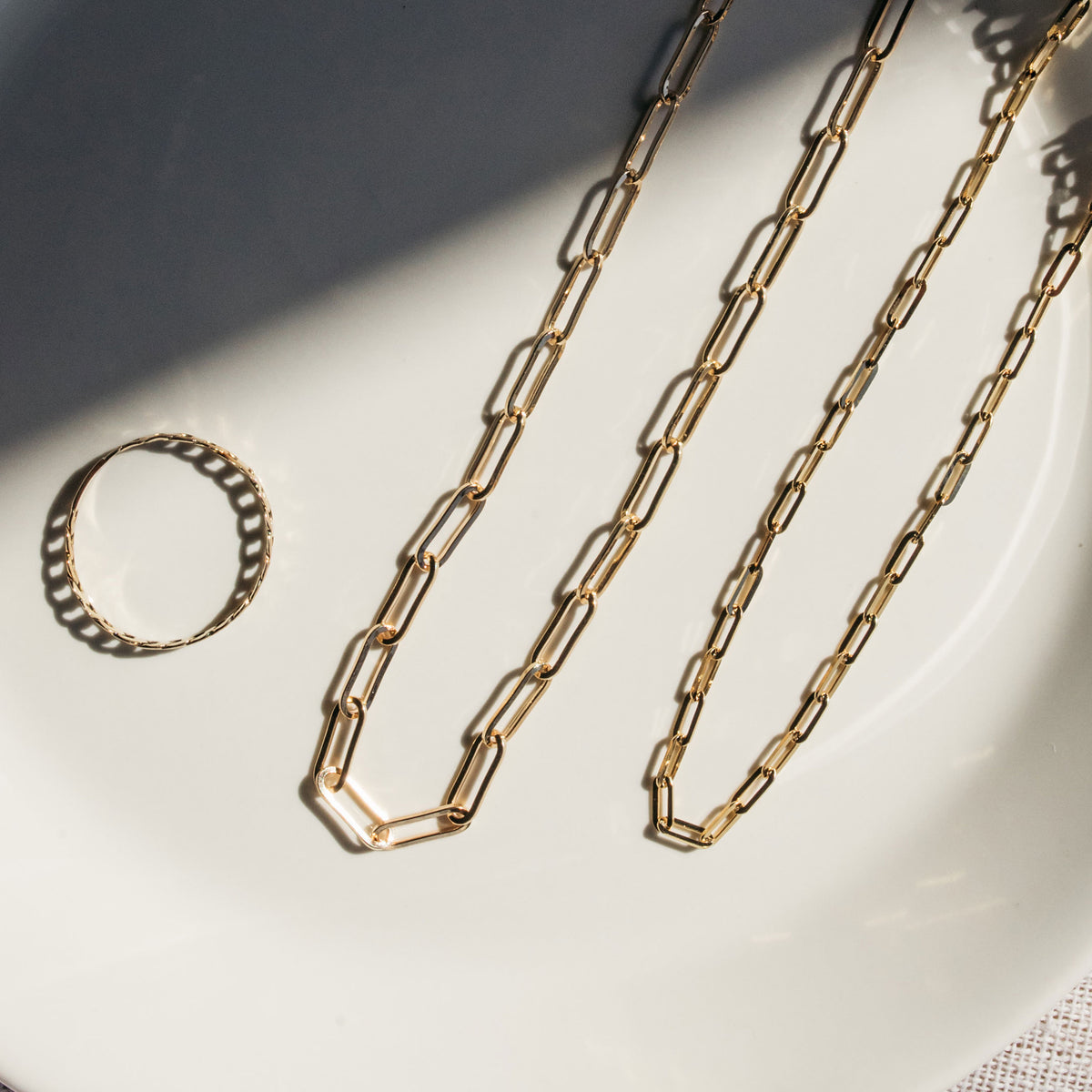 3.4mm paperclip chain in 9ct yellow gold with bold rectangular links