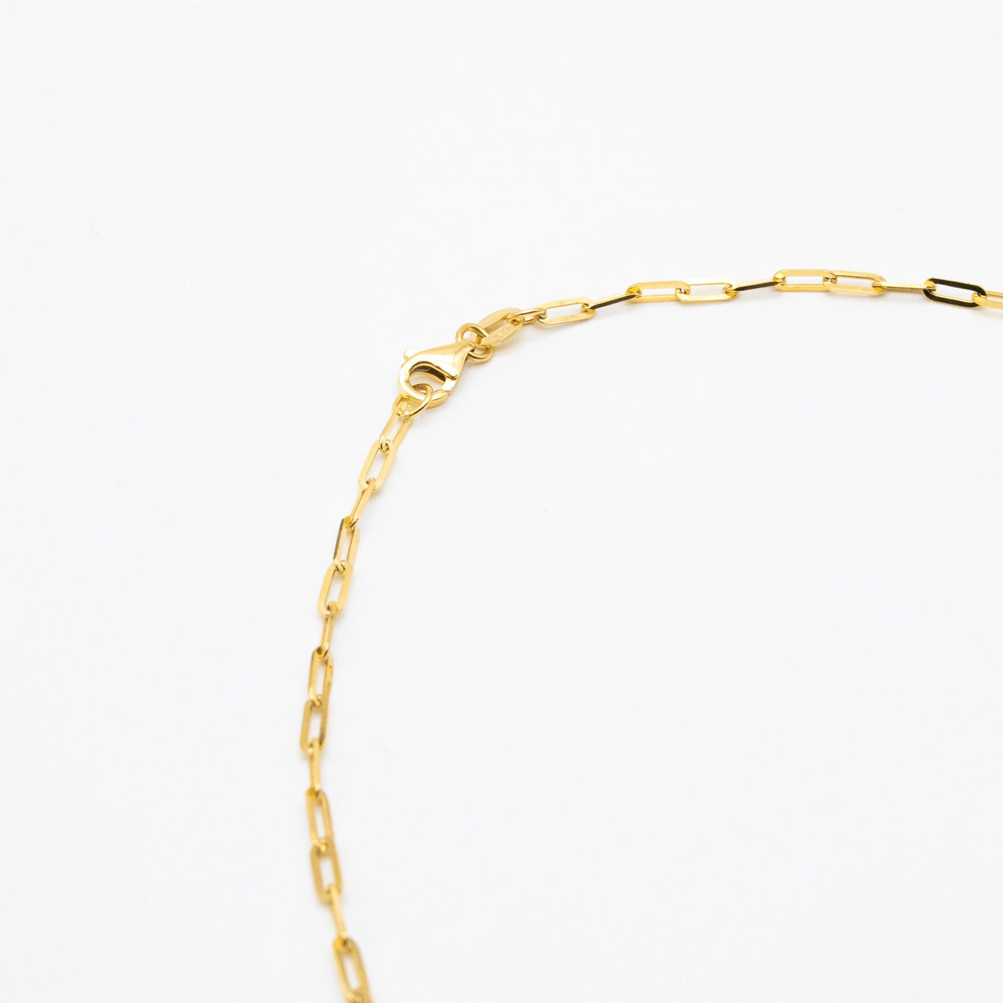 2.3mm paperclip chain in 9ct yellow gold with rectangular links