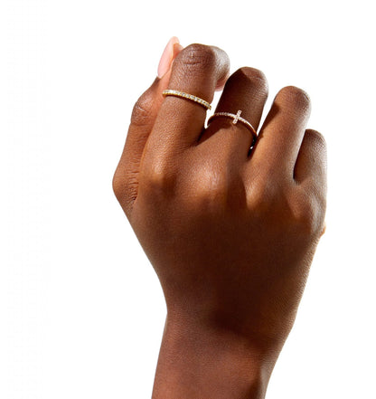 Stackable half eternity ring with sparkling diamonds – minimalist luxury