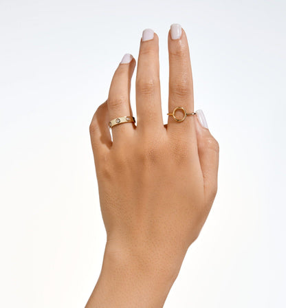 Iconic statement ring with 8 white diamonds – handcrafted in South Africa.