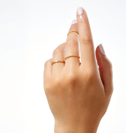 Dainty twist ring in 9ct solid gold – delicate textured stacking band