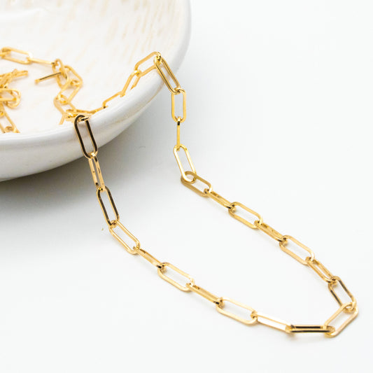 3.4mm paperclip chain in 9ct yellow gold with bold rectangular links